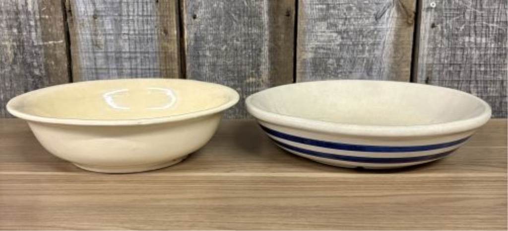 A Pair of Vintage American Ceramic Bowls by McCoy and Robinson-Ransbottom