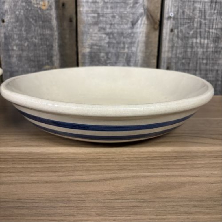 A Pair of Vintage American Ceramic Bowls by McCoy and Robinson-Ransbottom