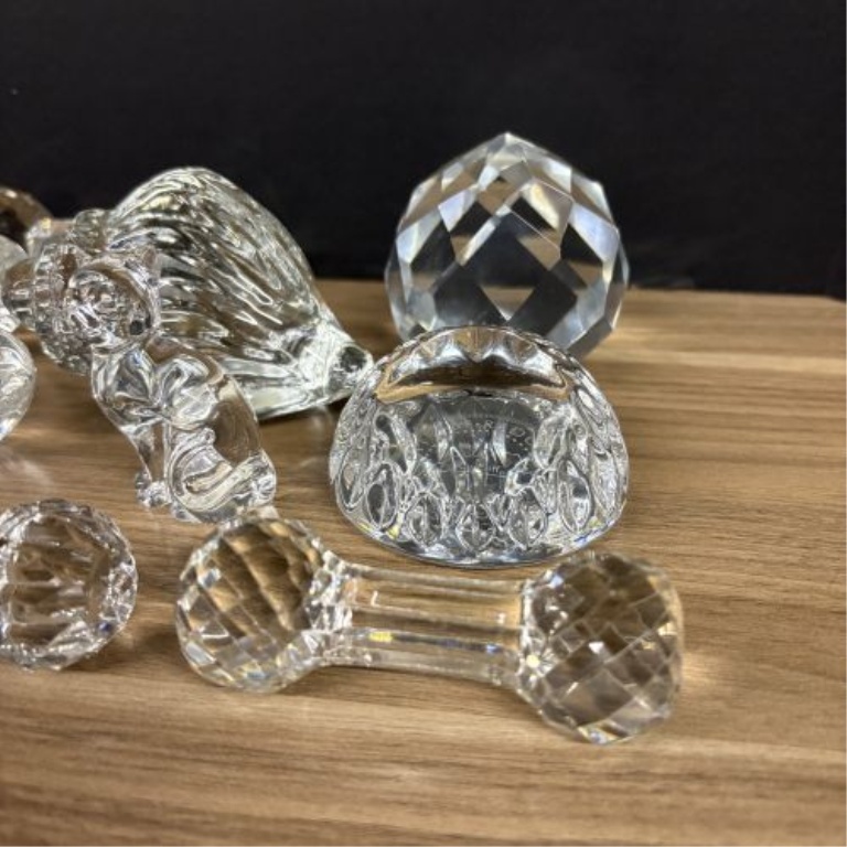A Collection of Eleven Assorted Clear Glass and Crystal Decorative Objects and Tableware Accessories