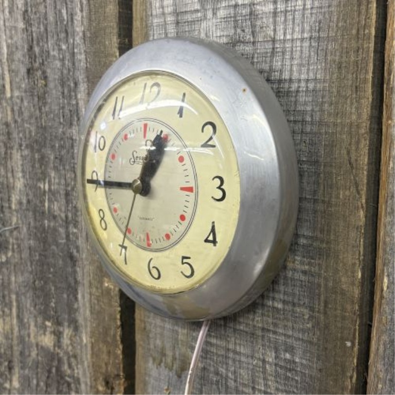 Sessions Clock Company Elegance Electric Wall Clock
