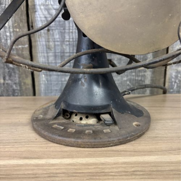 Antique Emerson Type 29646 16-Inch Brass Blade Electric Desk Fan