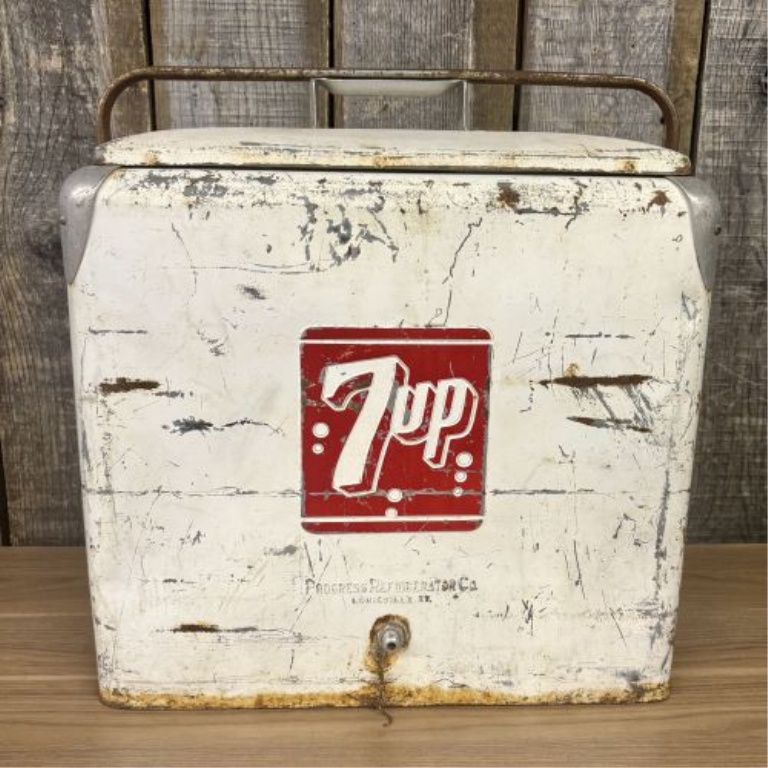 Vintage 7-Up Progress Refrigerator Co Metal Picnic Cooler