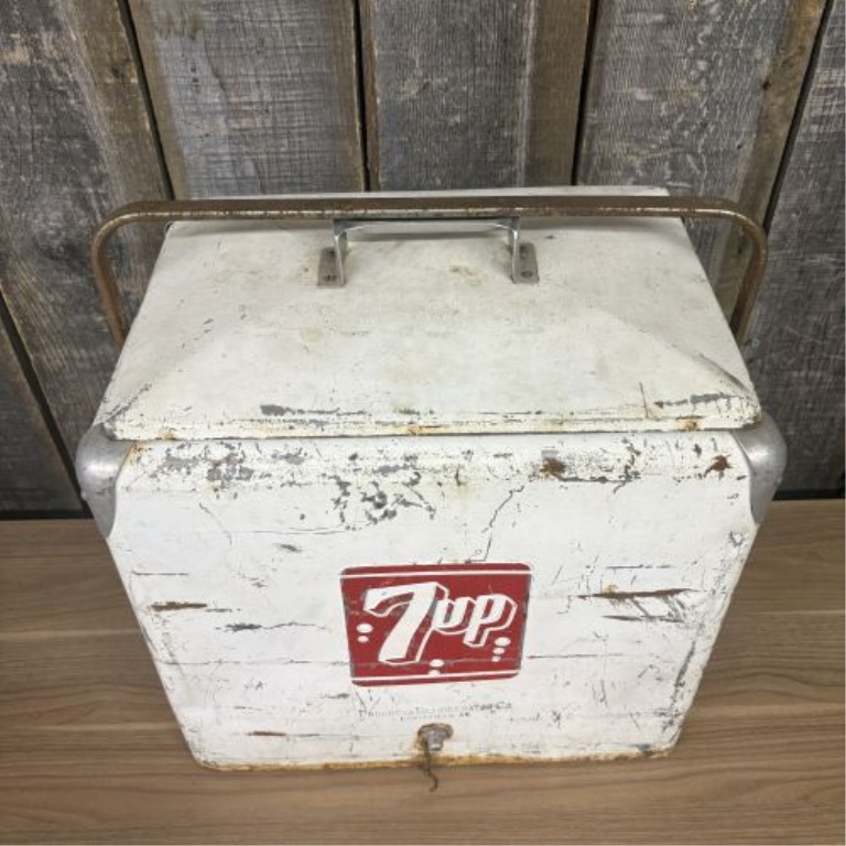 Vintage 7-Up Progress Refrigerator Co Metal Picnic Cooler
