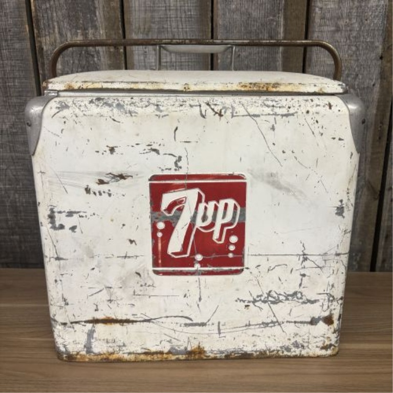 Vintage 7-Up Progress Refrigerator Co Metal Picnic Cooler