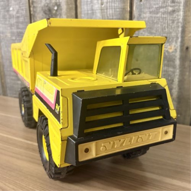 Nylint Jumbo Dump Truck