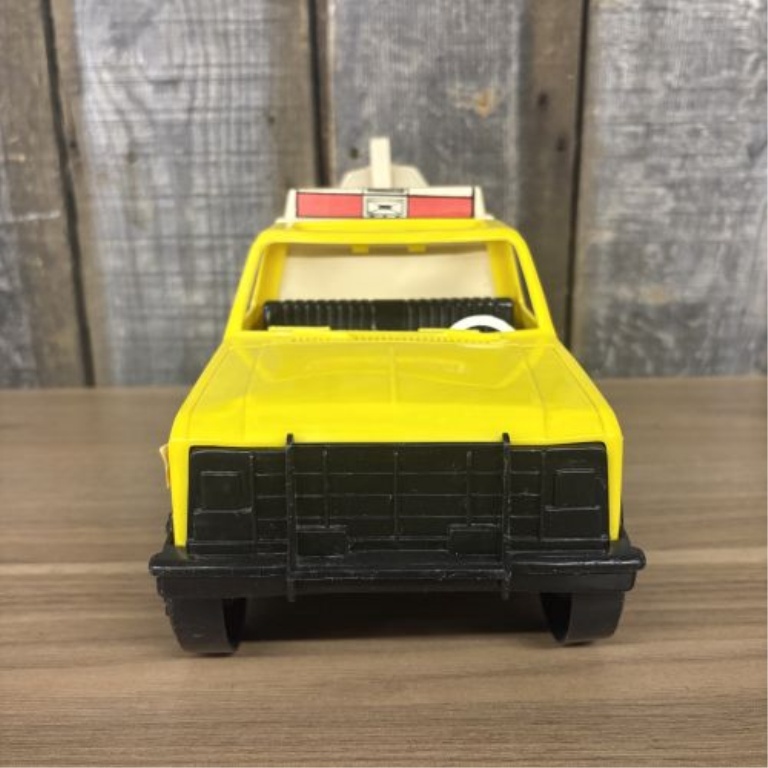 Gay Toys Inc. Goodyear Tire Center Service Tow Truck Item No. 689