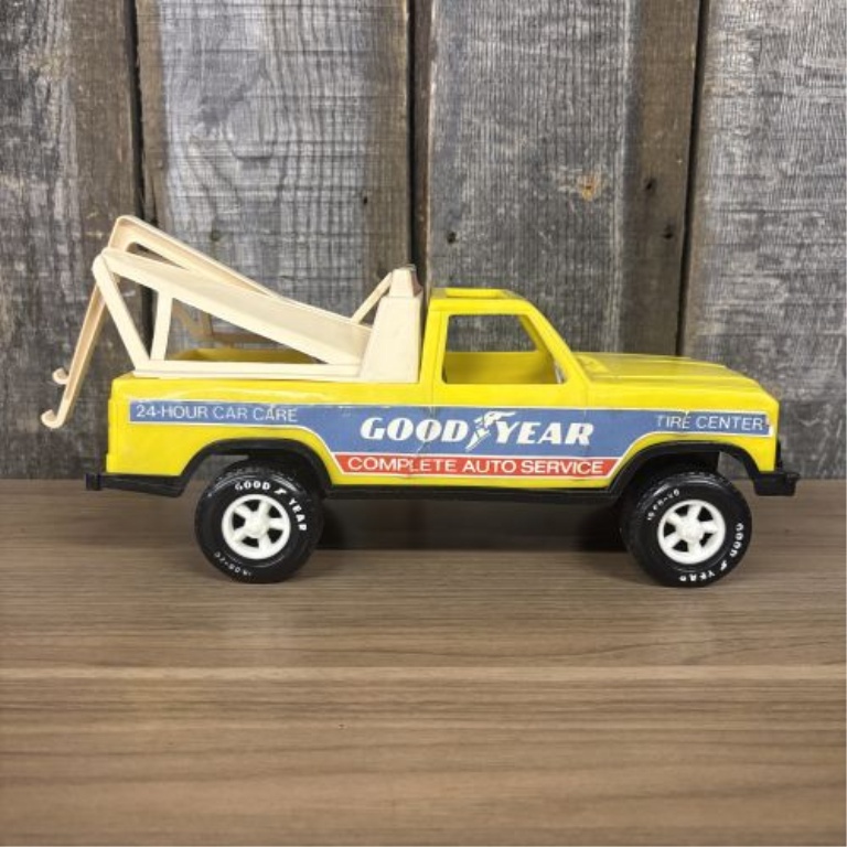 Gay Toys Inc. Goodyear Tire Center Service Tow Truck Item No. 689