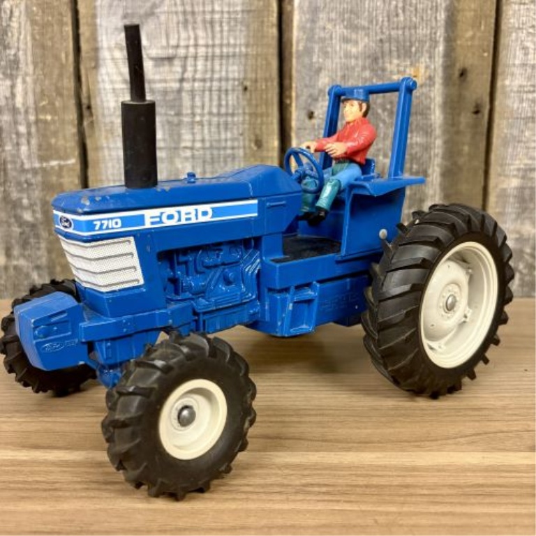 Ertl Ford 7710 1/16 Scale Toy Tractor