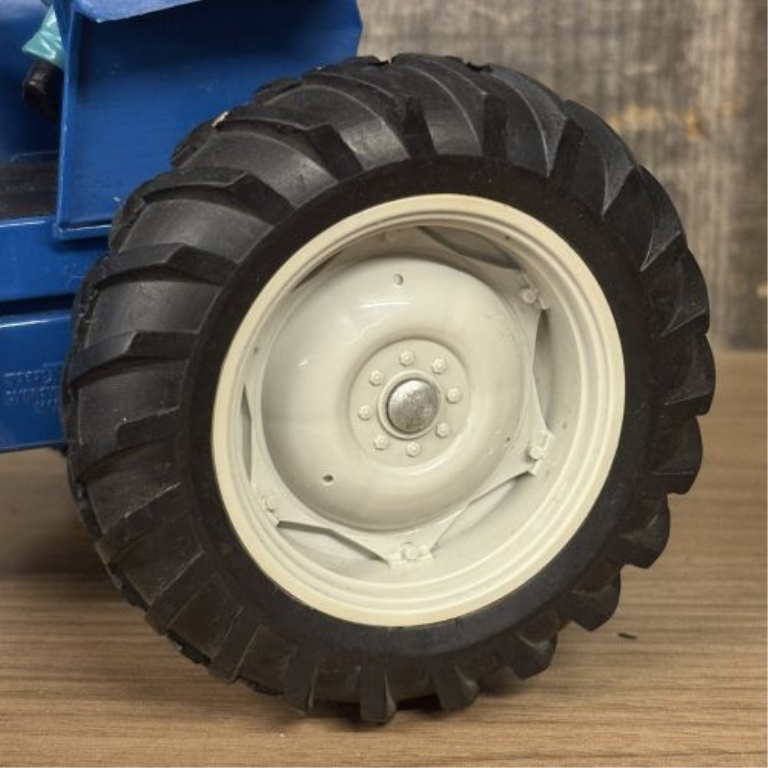 Ertl Ford 7710 1/16 Scale Toy Tractor
