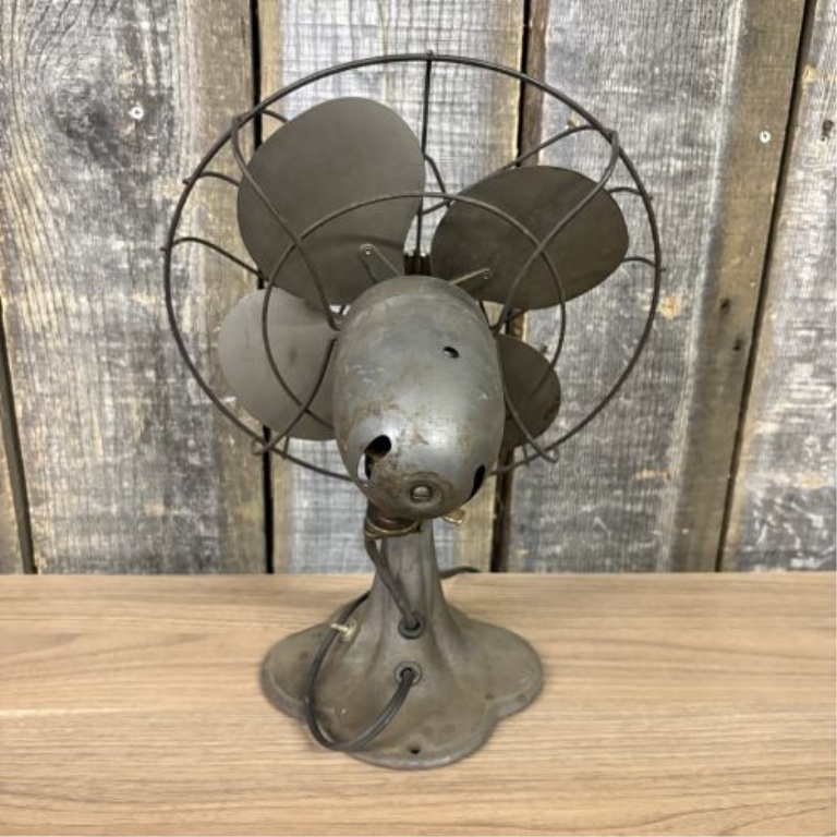 Vintage Emerson Junior Model 2650-C 10-Inch Oscillating Electric Desk Fan