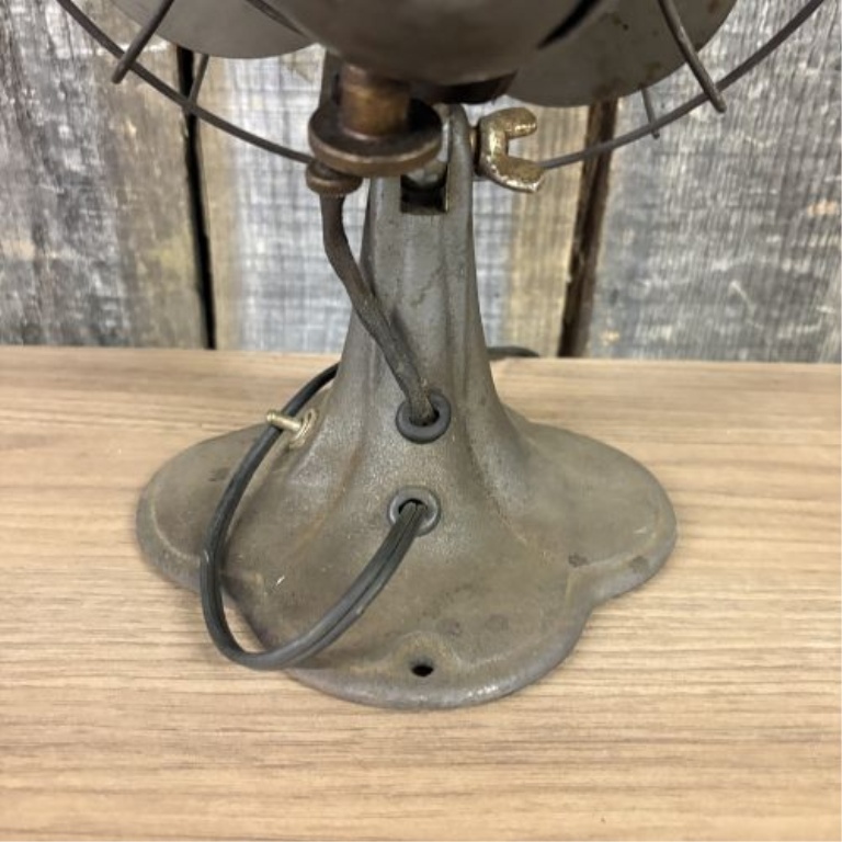 Vintage Emerson Junior Model 2650-C 10-Inch Oscillating Electric Desk Fan