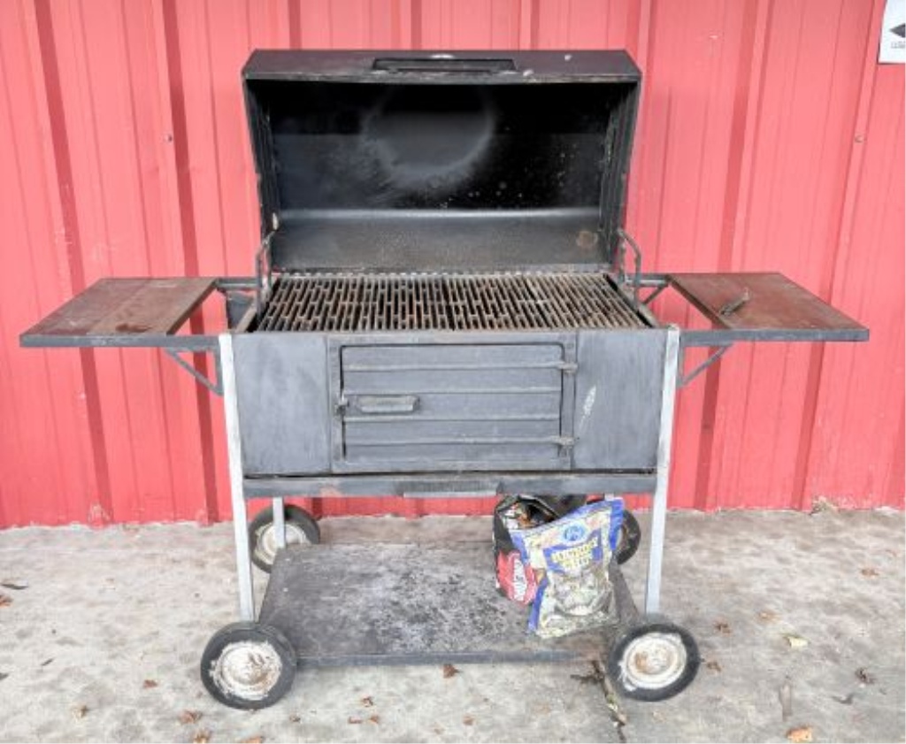 Vintage Char-Broil No. 240A Heavy-Duty Charcoal Grill and Smoker