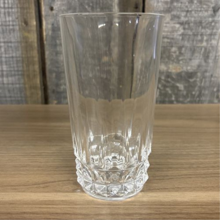 A Pair of W.M. Dalton French Lead Crystal Beverage Glasses in the Vérité Pattern