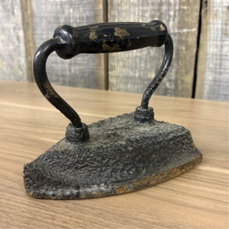Four Antique American Cast Iron Sad Irons