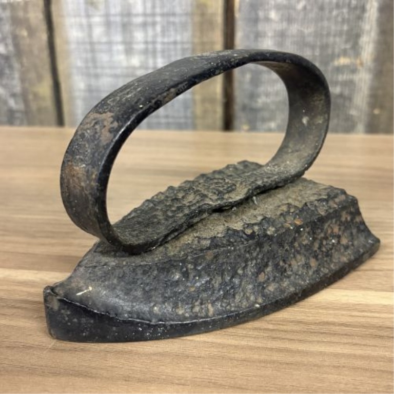 Four Antique American Cast Iron Sad Irons