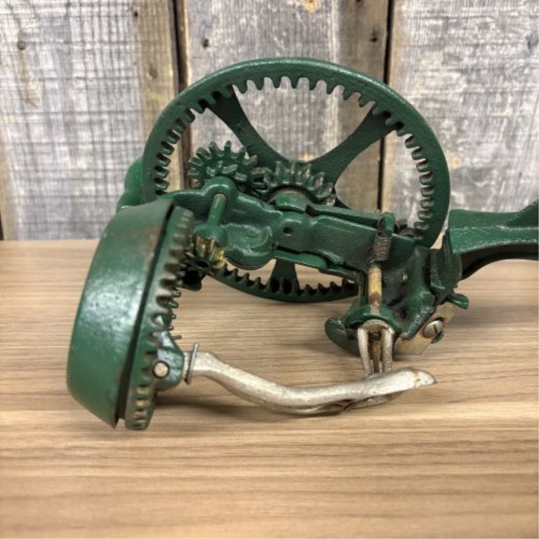 Vintage Cast Iron Hand-Crank Table-Mount Apple Peeler