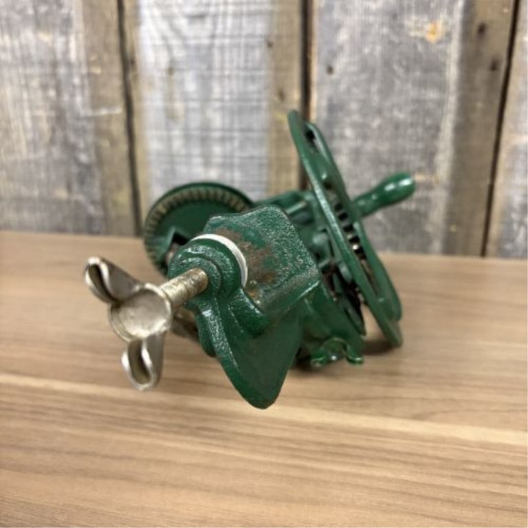 Vintage Cast Iron Hand-Crank Table-Mount Apple Peeler