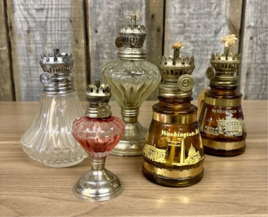 An Assortment of Vintage Miniature Glass Oil Lamps Including Lamplight Farms and Washington D.C. Souvenirs