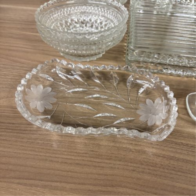 A Collection of Nineteen Vintage Clear Pressed Glass Tableware Pieces