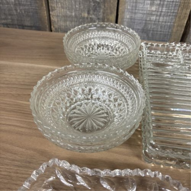 A Collection of Nineteen Vintage Clear Pressed Glass Tableware Pieces