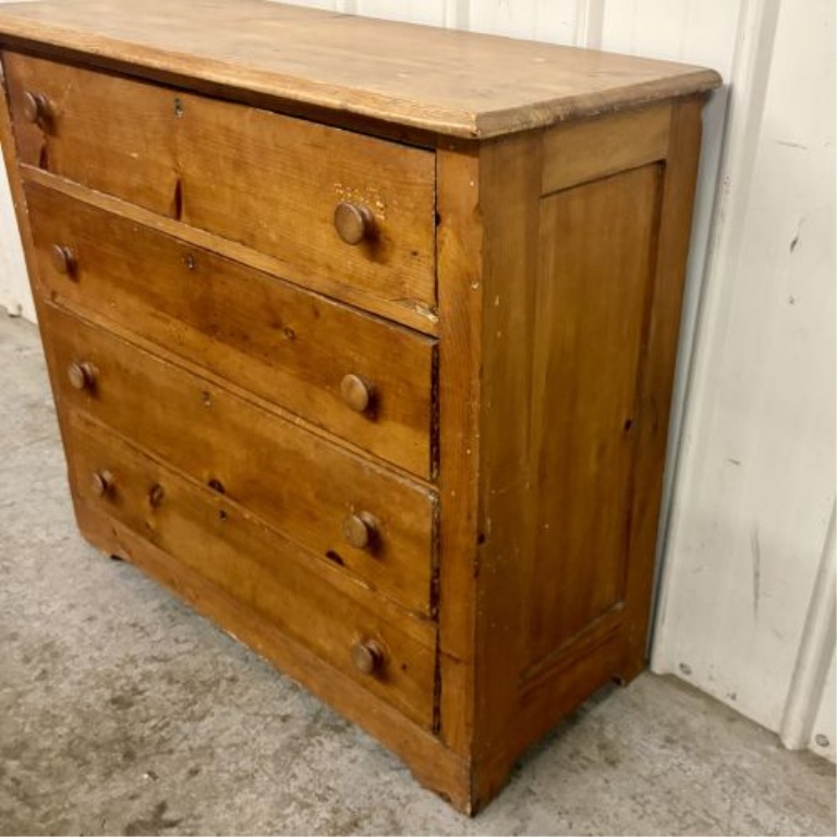 Antique American Pine Four-Drawer Chest with Knapp Joints, Late 19th Century