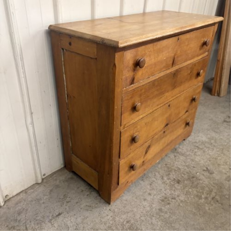 Antique American Pine Four-Drawer Chest with Knapp Joints, Late 19th Century