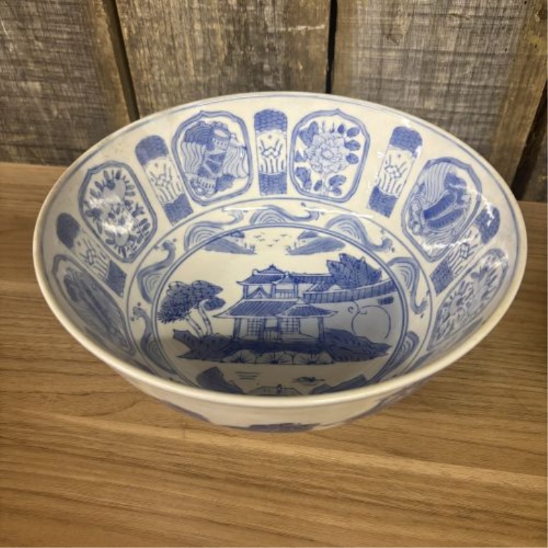 A Pair of Chinese Blue and White Porcelain Serving Pieces in the Canton Style