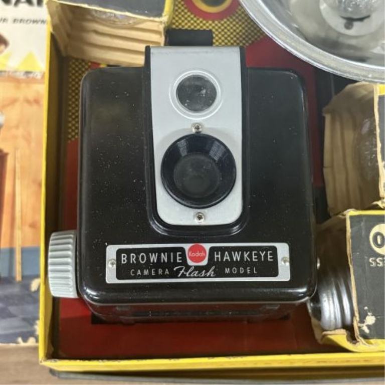 Vintage Kodak Brownie Hawkeye Flash Outfit with Original Box and Accessories