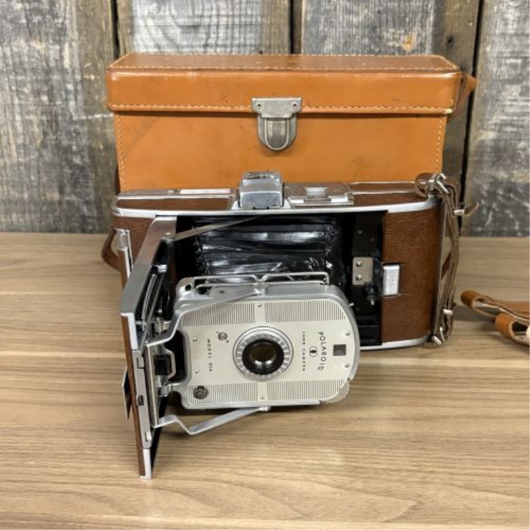Polaroid Land Camera Model 95A with Original Leather Case