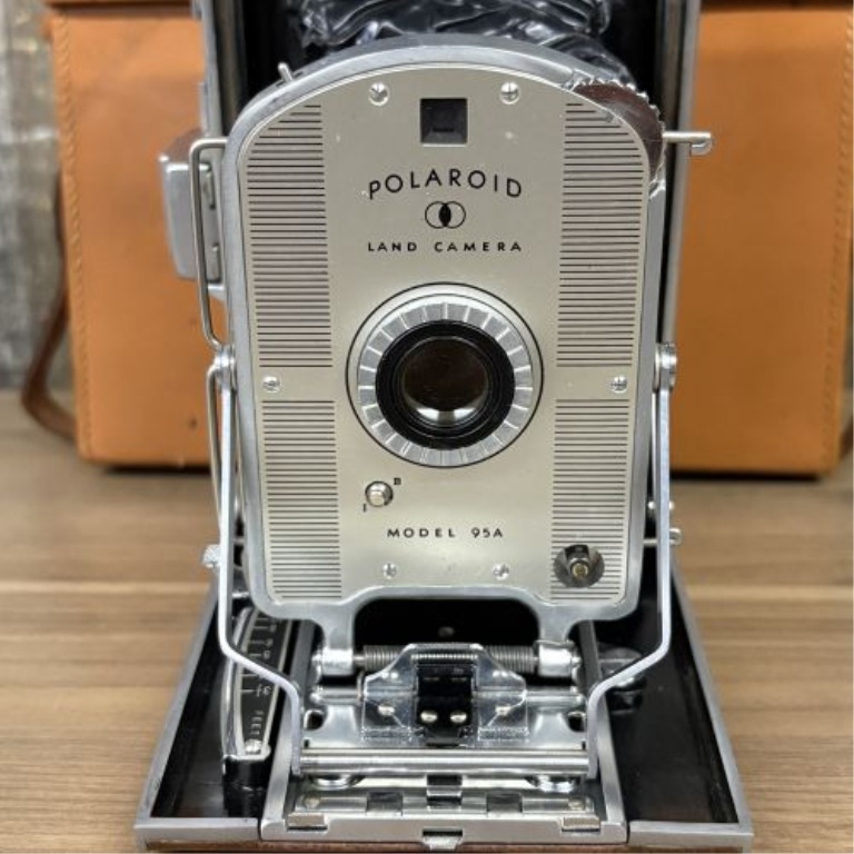 Polaroid Land Camera Model 95A with Original Leather Case