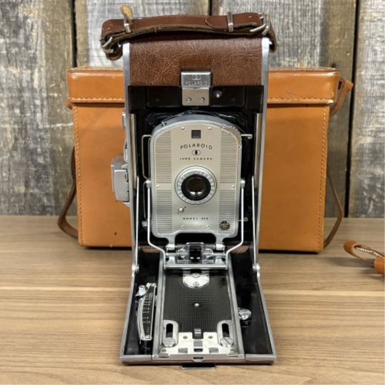 Polaroid Land Camera Model 95A with Original Leather Case
