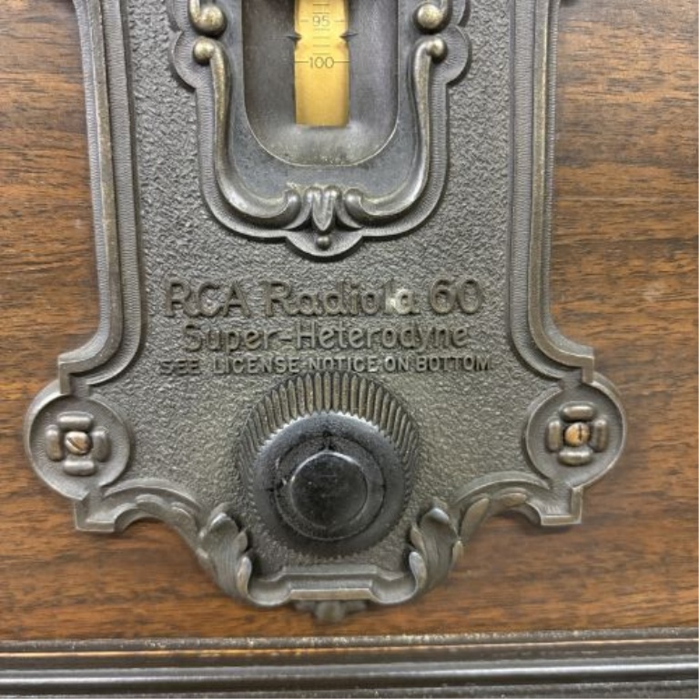 RCA Radiola 60 Super-Heterodyne Wood Cabinet Tube Radio