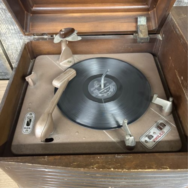 Philco Vintage Tabletop Radio-Phonograph Combination