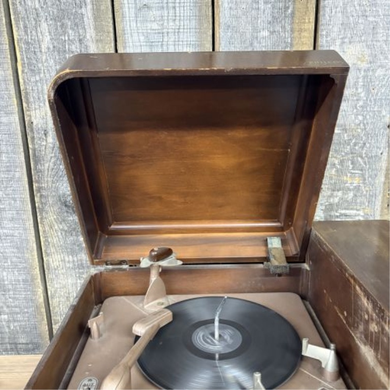 Philco Vintage Tabletop Radio-Phonograph Combination