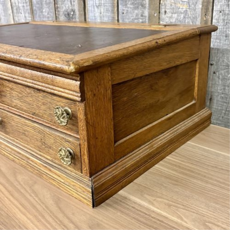 Victorian Quartersawn Oak Tabletop Clerk's Desk with Four Drawers