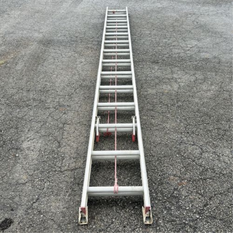 Werner Saf-T-Master Model D1128-2 28 Foot Aluminum Extension Ladder
