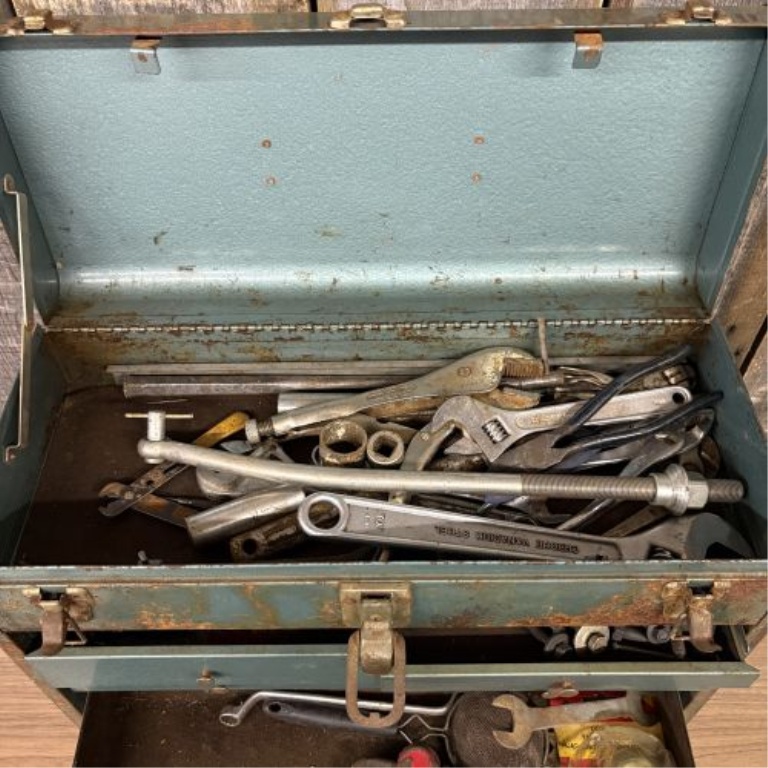 A Vintage Waterloo Model JL-70 Steel Machinist Tool Chest and Assorted Tools