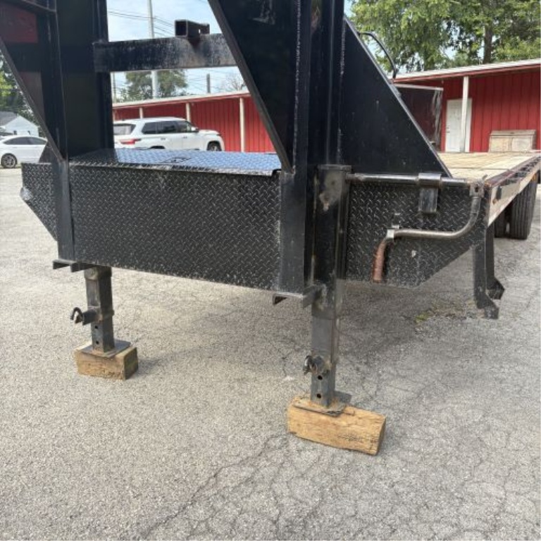 2022 Trailer World Model GH830MST Gooseneck Flatbed Trailer