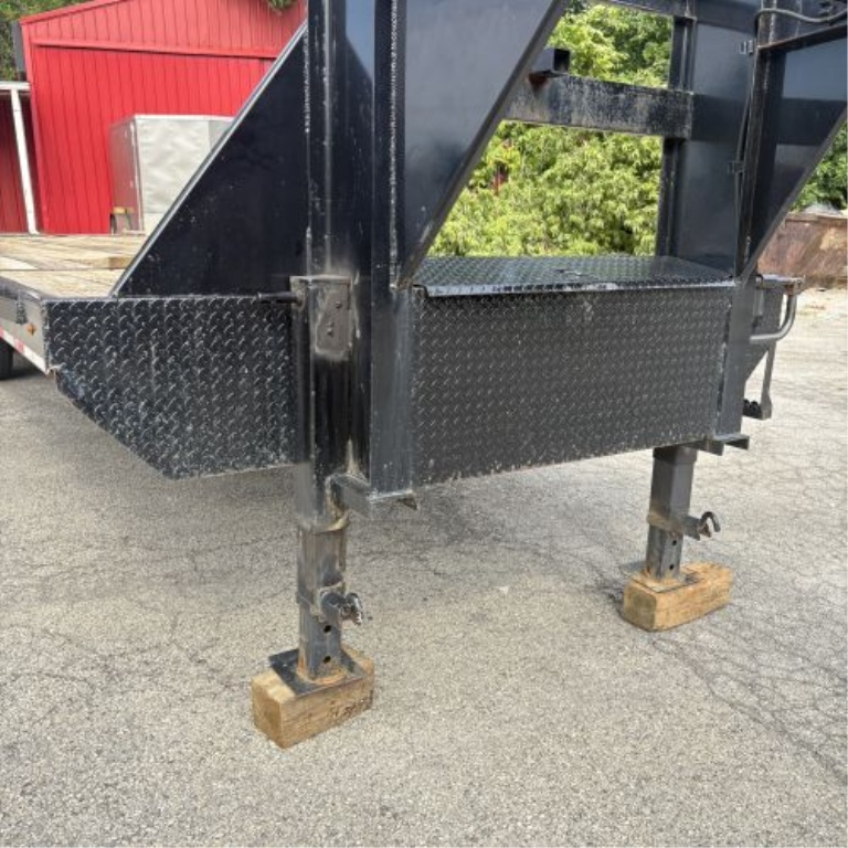 2022 Trailer World Model GH830MST Gooseneck Flatbed Trailer