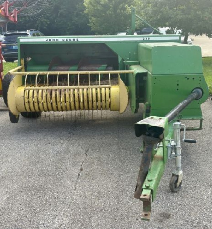 John Deere 336 Small Square Baler
