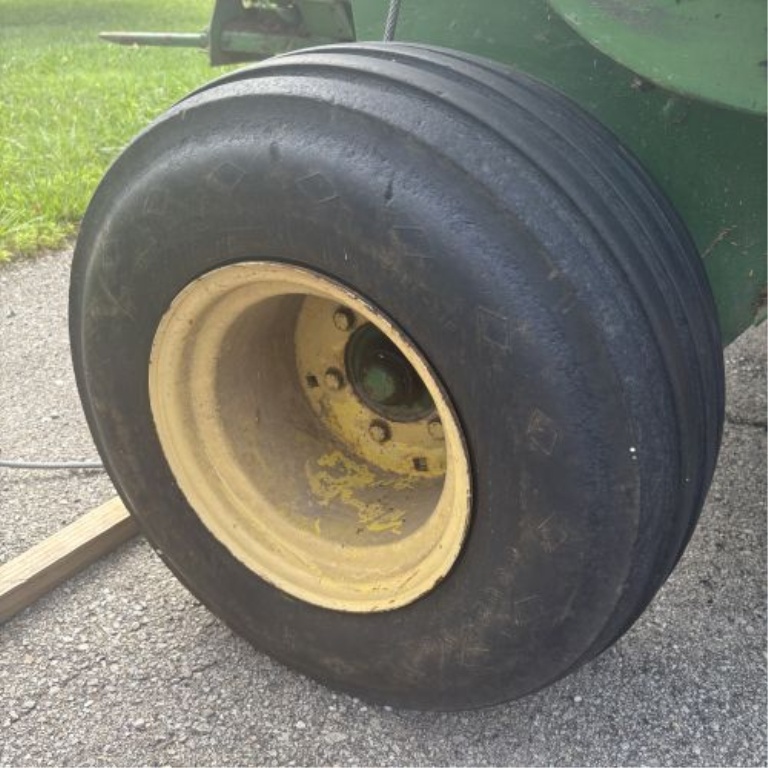John Deere 336 Small Square Baler