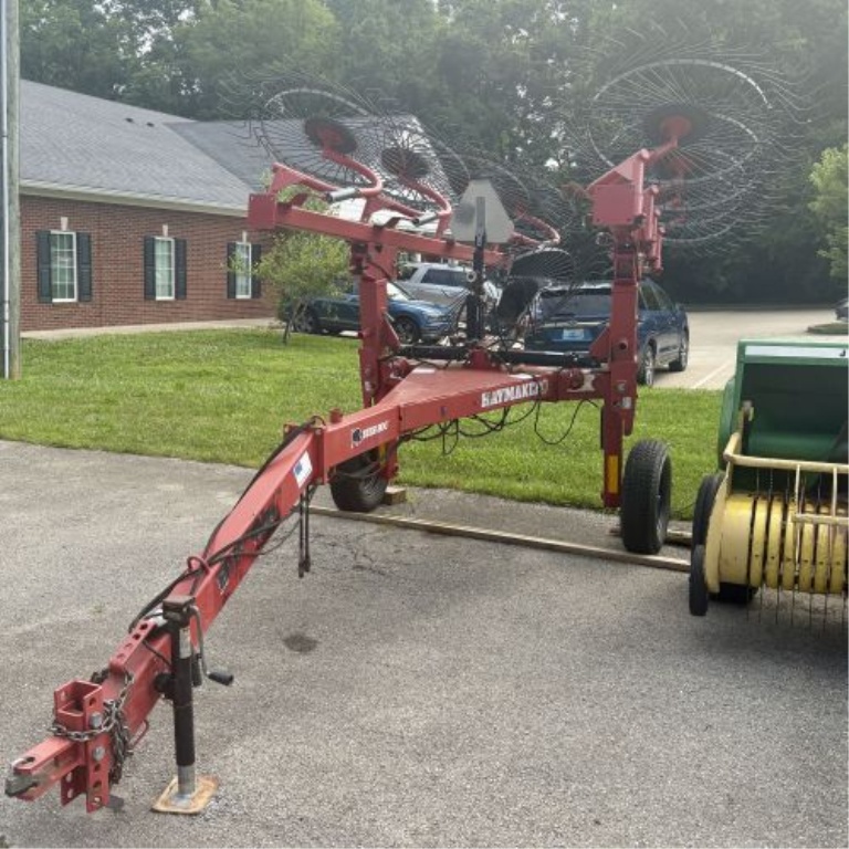 Bush Hog Haymaker BSR 11-Wheel Pull-Behind V-Rake
