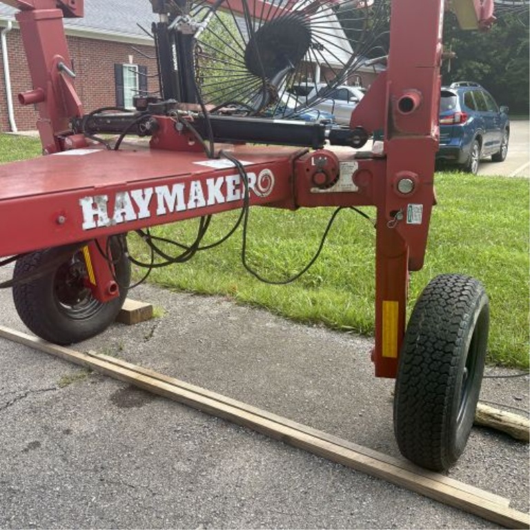 Bush Hog Haymaker BSR 11-Wheel Pull-Behind V-Rake