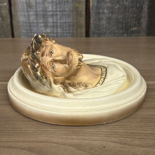 A Pair of Vintage Chalkware Religious Wall Plaques Depicting Jesus and the Virgin Mary