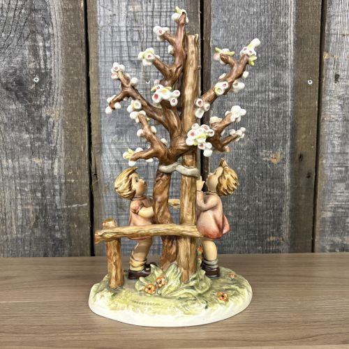 Goebel M.I. Hummel Century Collection Welcome Spring Porcelain Figurine Hum 635