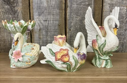 A Trio of Fitz and Floyd Tulip Swan Pattern Porcelain Decorative Items