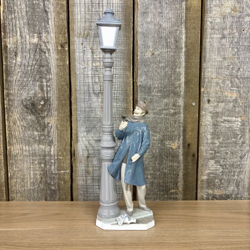 Lladro Glazed Porcelain Figurine The Lamplighter Model 5205