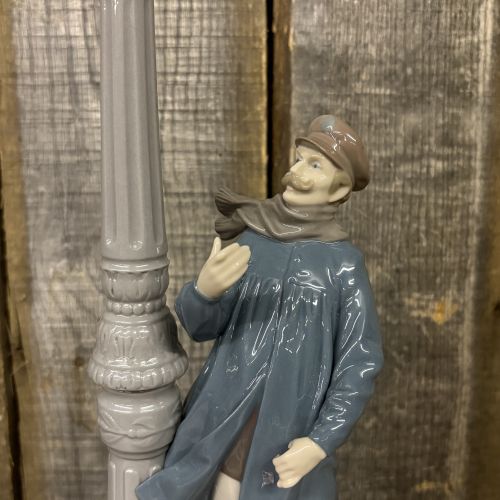Lladro Glazed Porcelain Figurine The Lamplighter Model 5205