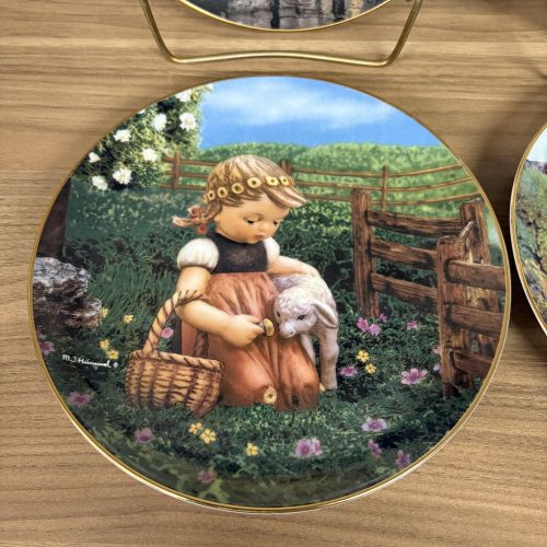 A Set of M.J. Hummel Danbury Mint Collector Plates