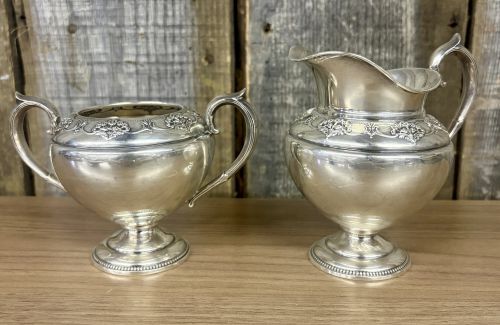 A Pair of International Silver Co. Sterling Silver Kingsbury Pattern Creamer and Sugar Bowl